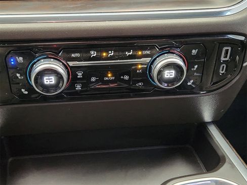 Used 2023 GMC Sierra 1500 SLT image 18