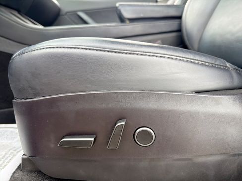 Used 2022 Tesla Model Y Long Range AWD/4WD image 14