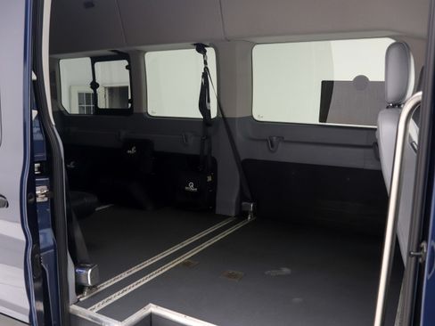 Used 2019 Ford Transit 350 XL RWD image 17
