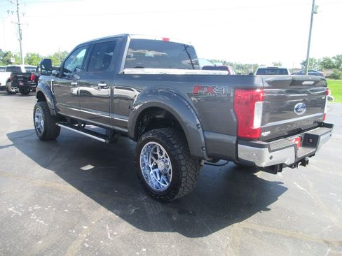 Used 2017 Ford F250 XLT w/ XLT Premium Package AWD/4WD image 7