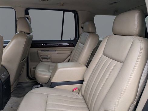 Used 2005 Lincoln Aviator 2WD image 17