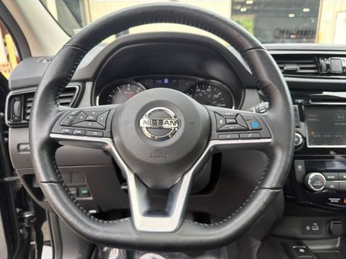 Used 2022 Nissan Rogue Sport SL w/ Premium Package FWD image 24