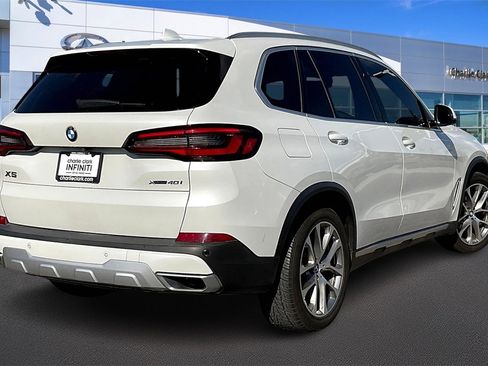 Used 2022 BMW X5 xDrive40i w/ Premium Package image 2