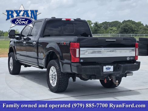 Used 2022 Ford F250 Platinum AWD/4WD image 3
