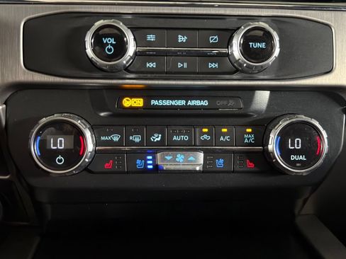 Used 2022 Ford F350 Platinum AWD/4WD image 39