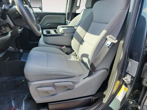 Used 2018 GMC Sierra 3500 4x4 Crew Cab w/ Sierra Convenience Package image 10