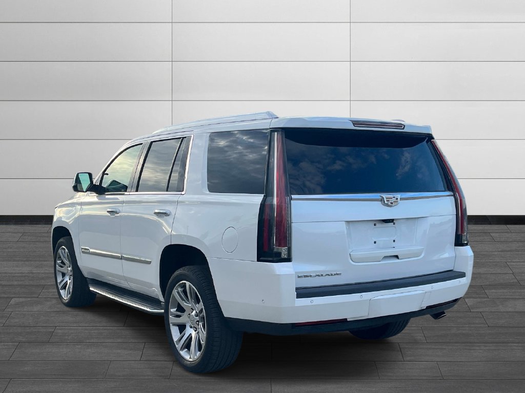 Used 2017 Cadillac Escalade Luxury AWD/4WD image 3