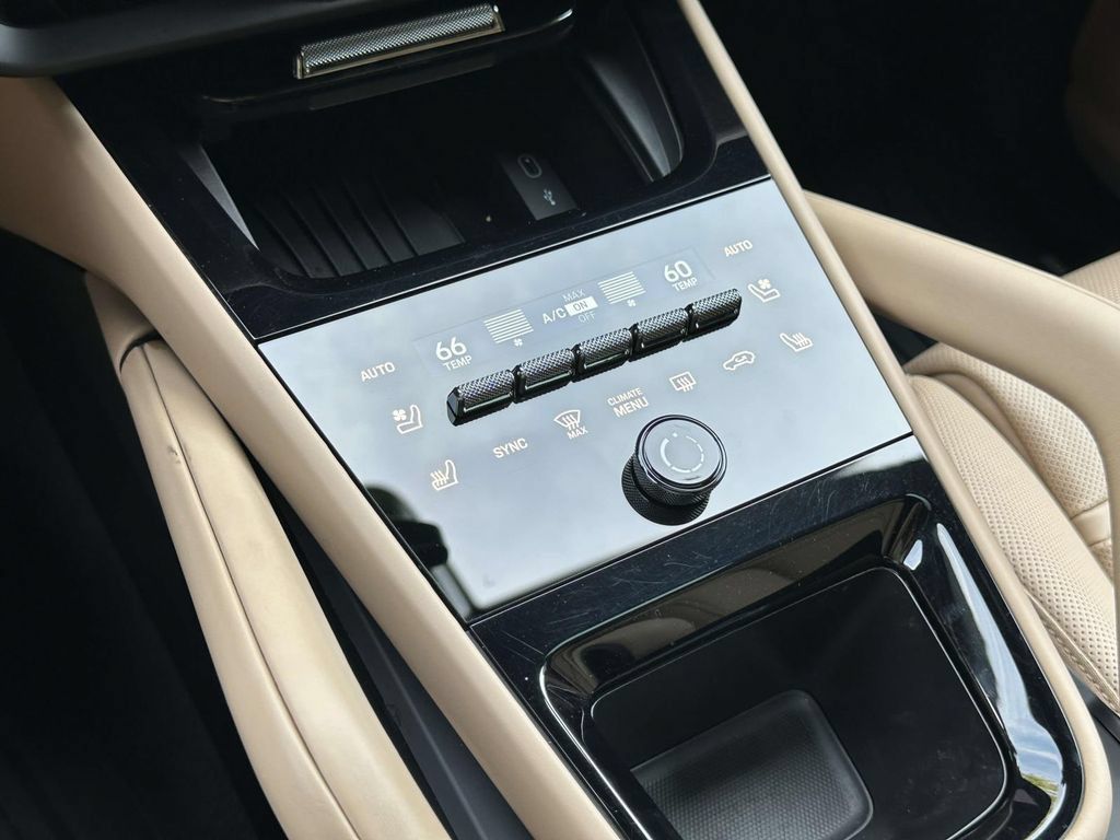 Certified 2026 Porsche Cayenne AWD/4WD image 28