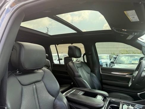 Certified 2022 Jeep Wagoneer Series II w/ Convenience Group I AWD/4WD image 34