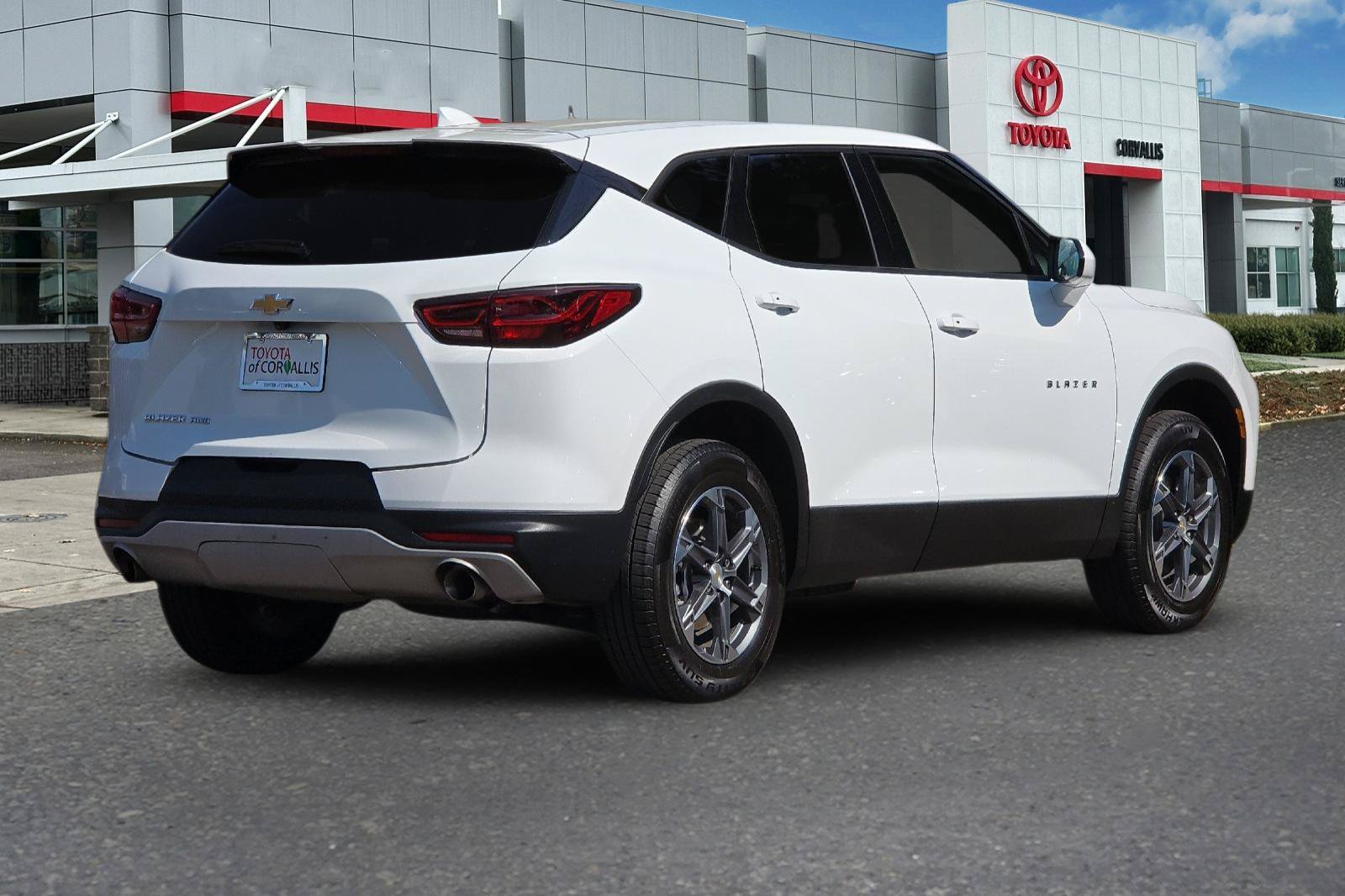 Used 2025 Chevrolet Blazer LT AWD/4WD image 4