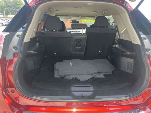 Used 2016 Nissan Rogue SV w/ SV Premium Package FWD image 10