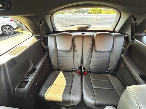 Used 2025 Mercedes-Benz GLS 450 4MATIC w/ AMG Line Exterior image 17