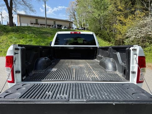Used 2024 RAM 2500 Big Horn AWD/4WD image 8
