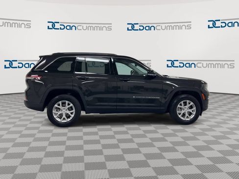 Used 2024 Jeep Grand Cherokee Limited w/ Luxury Tech Group II AWD/4WD image 9