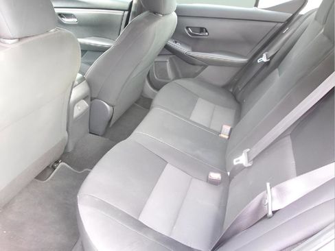 Used 2024 Nissan Sentra SV FWD image 9