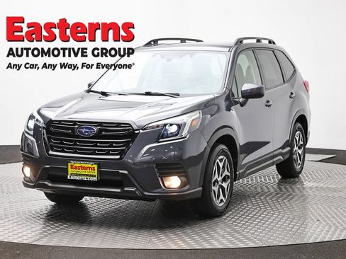 Used 2022 Subaru Forester Premium AWD/4WD image 1
