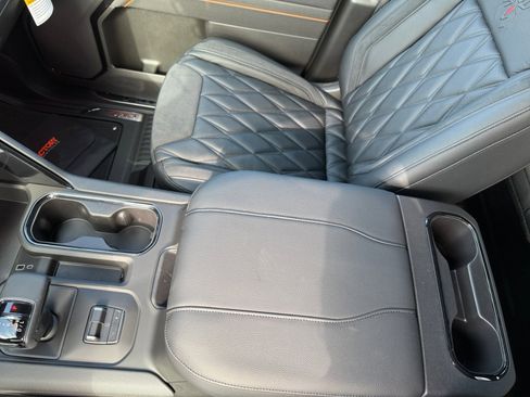 New 2025 GMC Sierra 1500 AT4 w/ AT4 Premium Package image 14