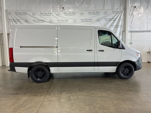 New 2025 Mercedes-Benz Sprinter 2500 image 3