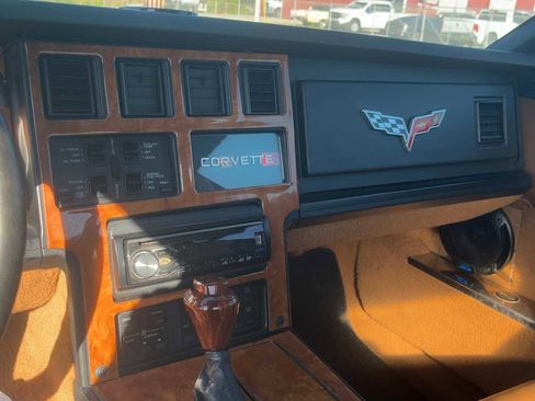 Used 1989 Chevrolet Corvette Convertible RWD image 10
