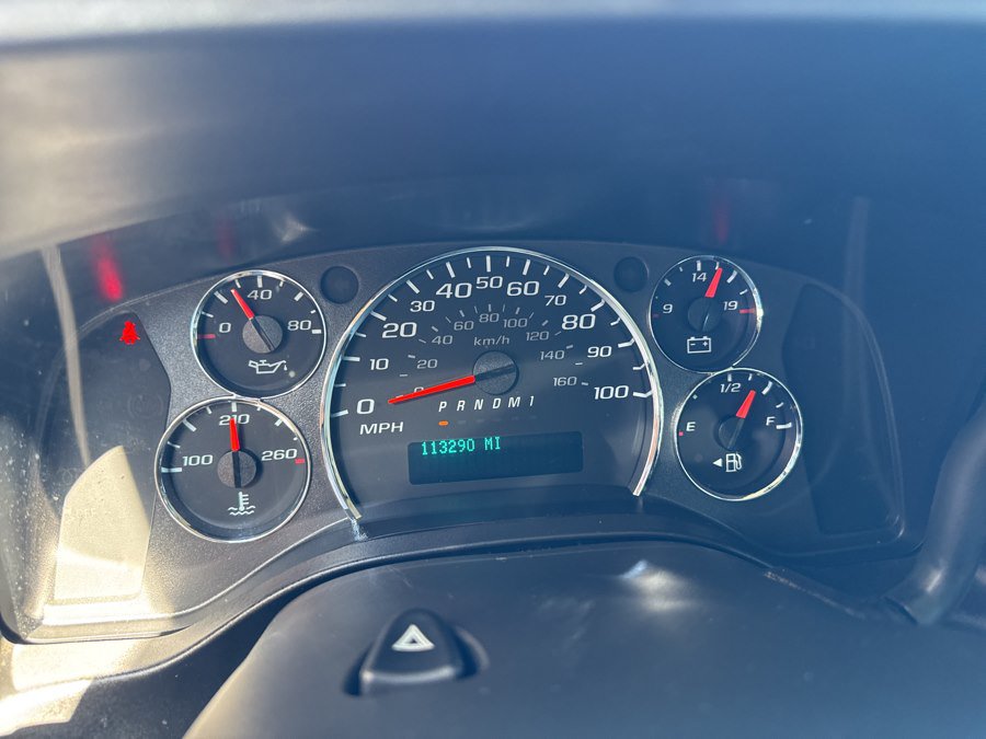 Used 2019 Chevrolet Express 2500 w/ Driver Convenience Package RWD image 23