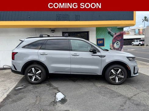 Used 2023 Kia Sorento EX w/ Panoramic Sunroof Package FWD image 4