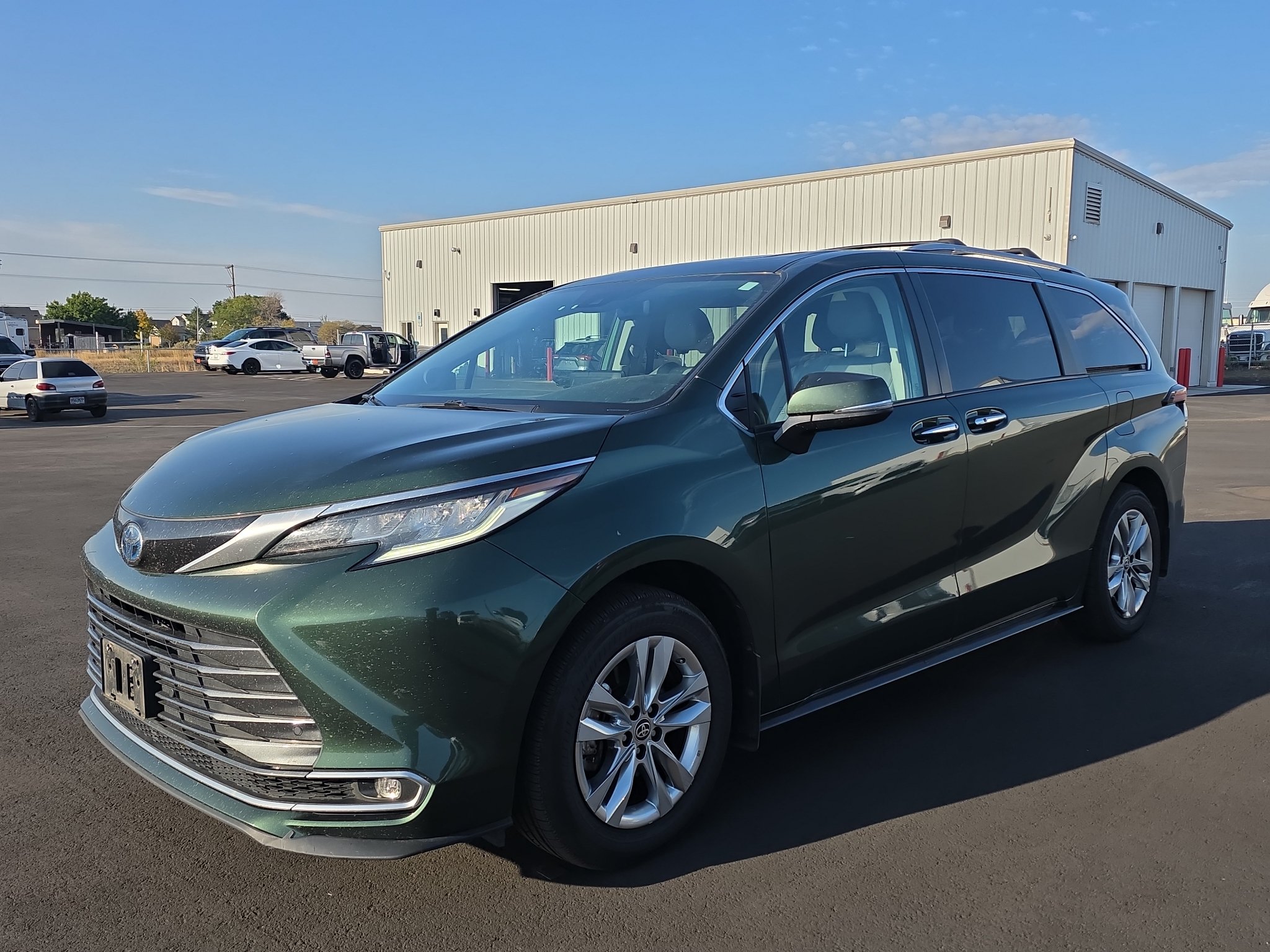 Certified 2023 Toyota Sienna Limited AWD/4WD image 3