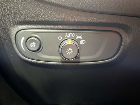 Used 2024 Chevrolet Equinox LS FWD image 17
