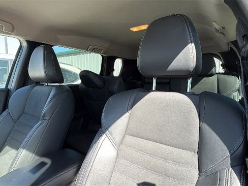 Used 2022 Mitsubishi Outlander SE image 13