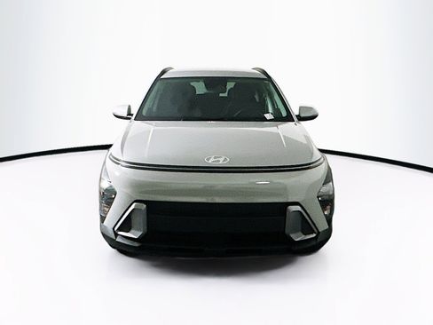Used 2025 Hyundai Kona SEL image 2