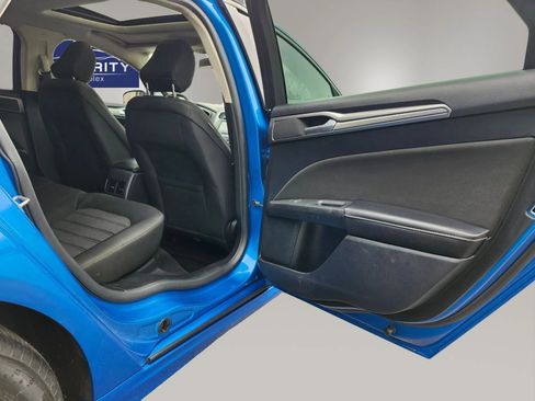 Used 2020 Ford Fusion SE image 28