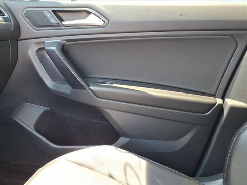 Used 2021 Volkswagen Tiguan SEL FWD image 27