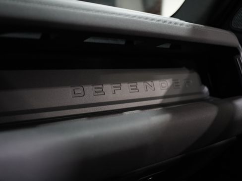 Used 2023 Land Rover Defender 110 X-Dynamic SE AWD/4WD image 43