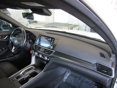 Used 2020 Honda Accord Sport image 11