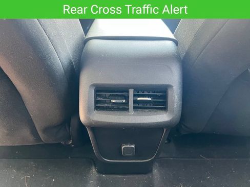 Used 2018 Chevrolet Equinox LT FWD image 32