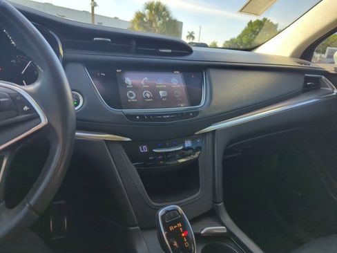 Used 2017 Cadillac XT5 Luxury w/ LPO, Wheel Lock Package FWD image 13