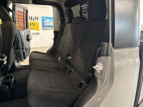 Used 2022 Jeep Gladiator Sport AWD/4WD image 33