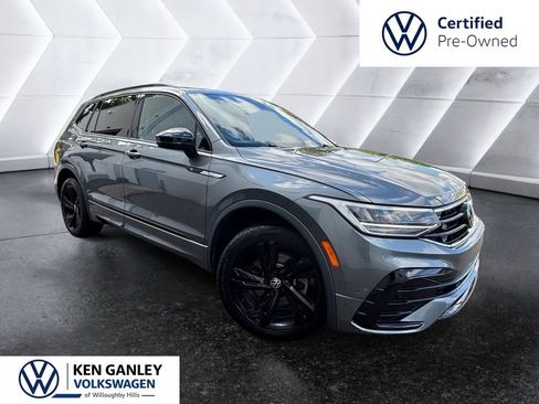 Certified 2023 Volkswagen Tiguan SE R-Line FWD image 5