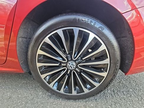 Used 2022 Volkswagen Passat 2.0T image 19