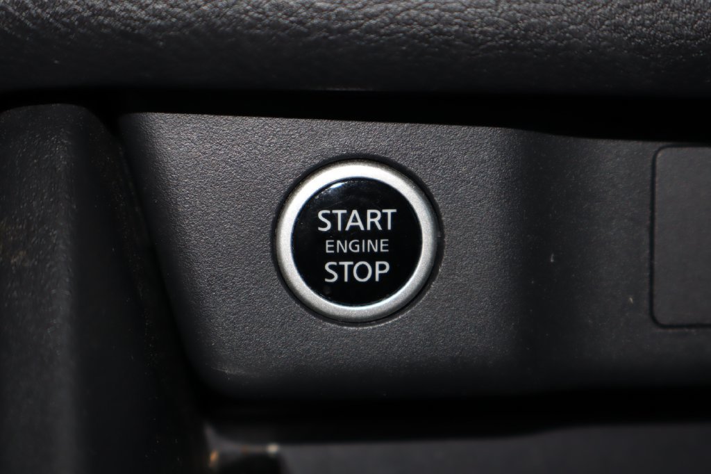 Used 2023 Nissan Rogue SV AWD/4WD image 23