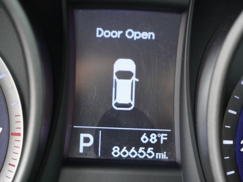 Used 2015 Hyundai Santa Fe GLS image 28