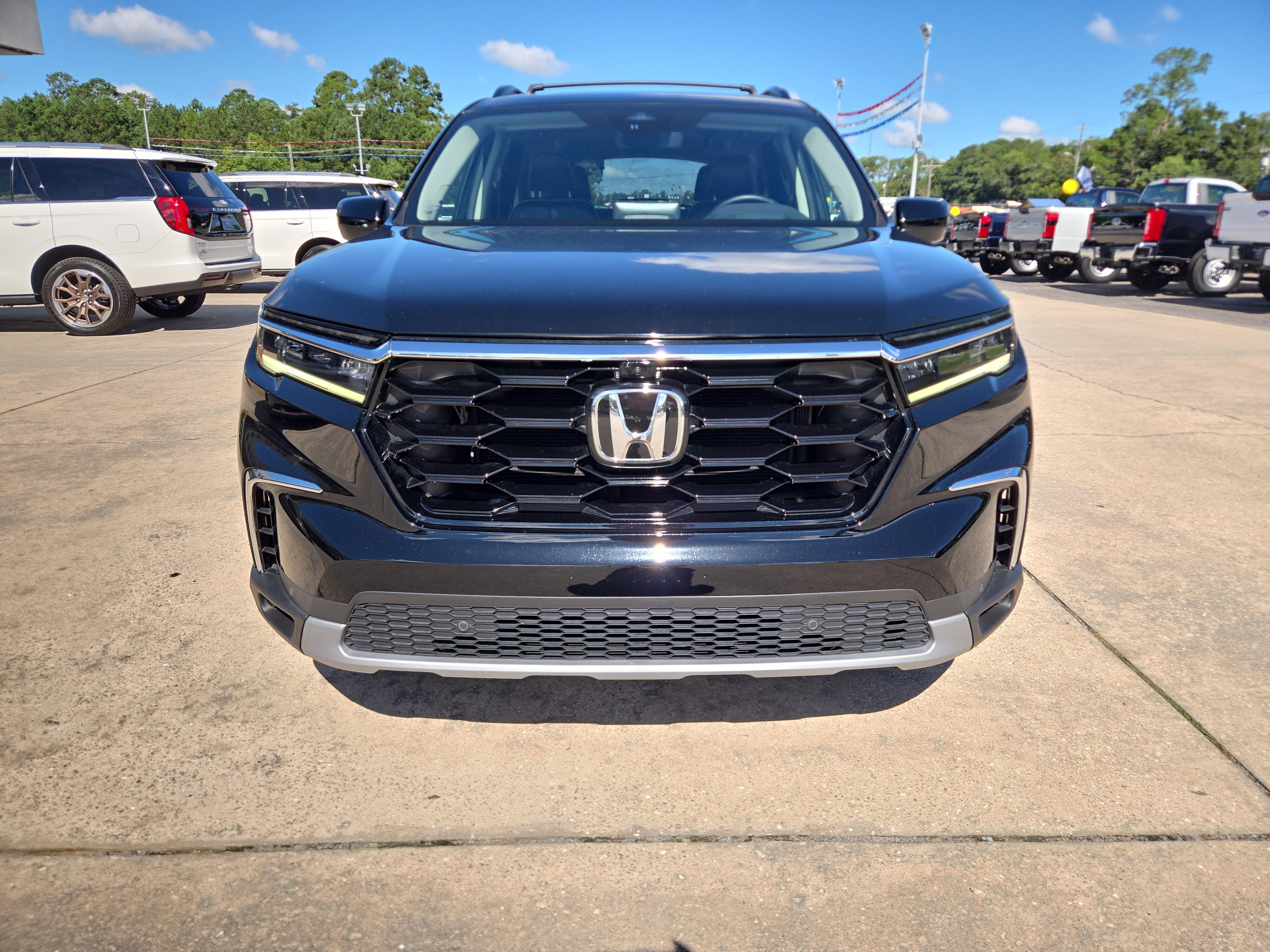 Used 2023 Honda Pilot Elite image 3