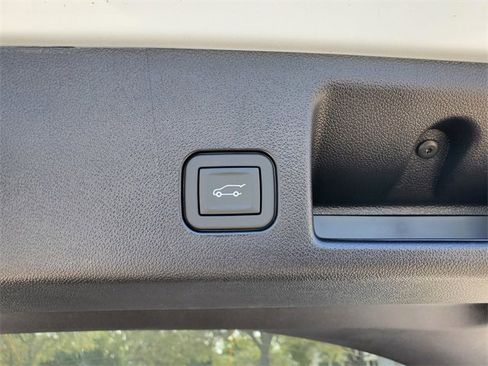 New 2026 Chevrolet Equinox EV LT image 7