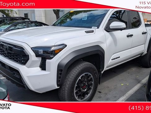 Used 2025 Toyota Tacoma TRD Off-Road w/ TRD Off Road Premium Package AWD/4WD image 1