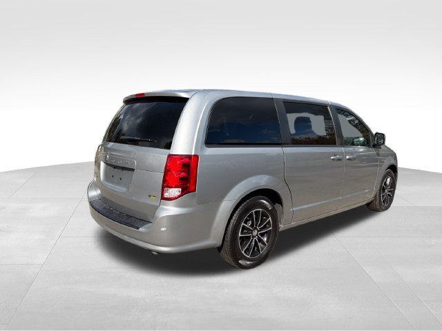 Used 2018 Dodge Grand Caravan SXT w/ Driver Convenience Group FWD image 3