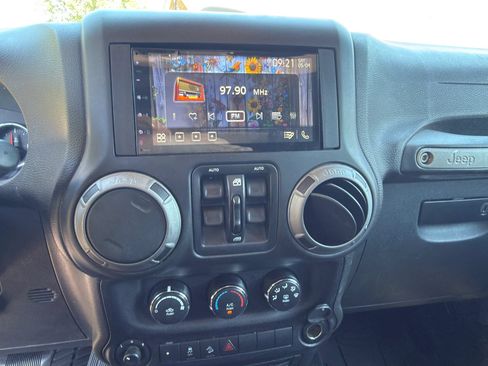 Used 2015 Jeep Wrangler Unlimited Sport w/ Quick Order Package 24S AWD/4WD image 14