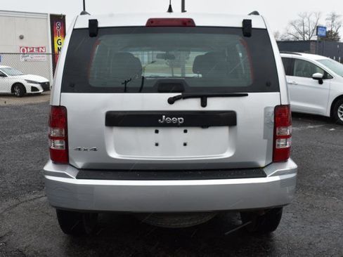 Used 2012 Jeep Liberty Sport image 6