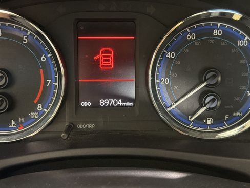 Used 2017 Toyota Corolla LE w/ Carpet Mat Package (TMS) FWD image 20