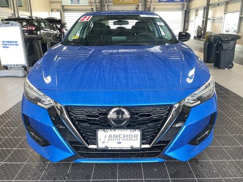 Used 2021 Nissan Sentra SR image 2