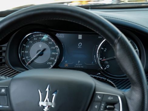 Used 2022 Maserati Quattroporte Trofeo image 16