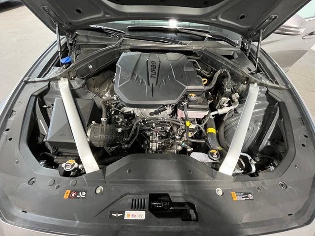 Used 2025 Genesis G70 2.5T RWD image 28